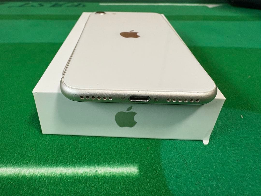 iPhone SE（第3世代） 128GB スターライト SIMフリー 箱あり