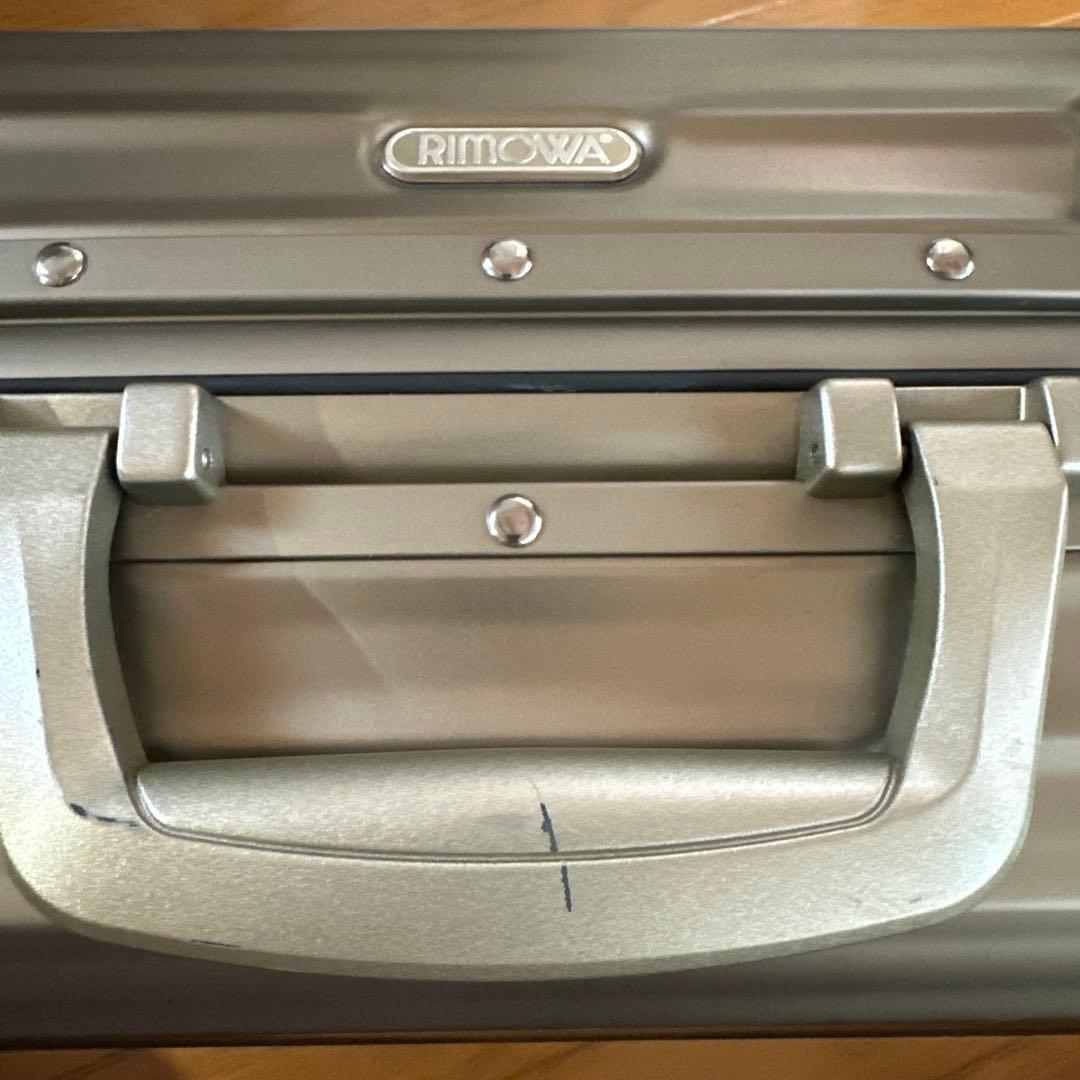 リモワ　RIMOWA トパーズ　チタニウム　32L 機内持込　スーツケース　金