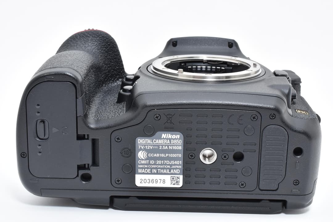 ■ほぼ新品■ ニコン D850 デジタル一眼 #D140