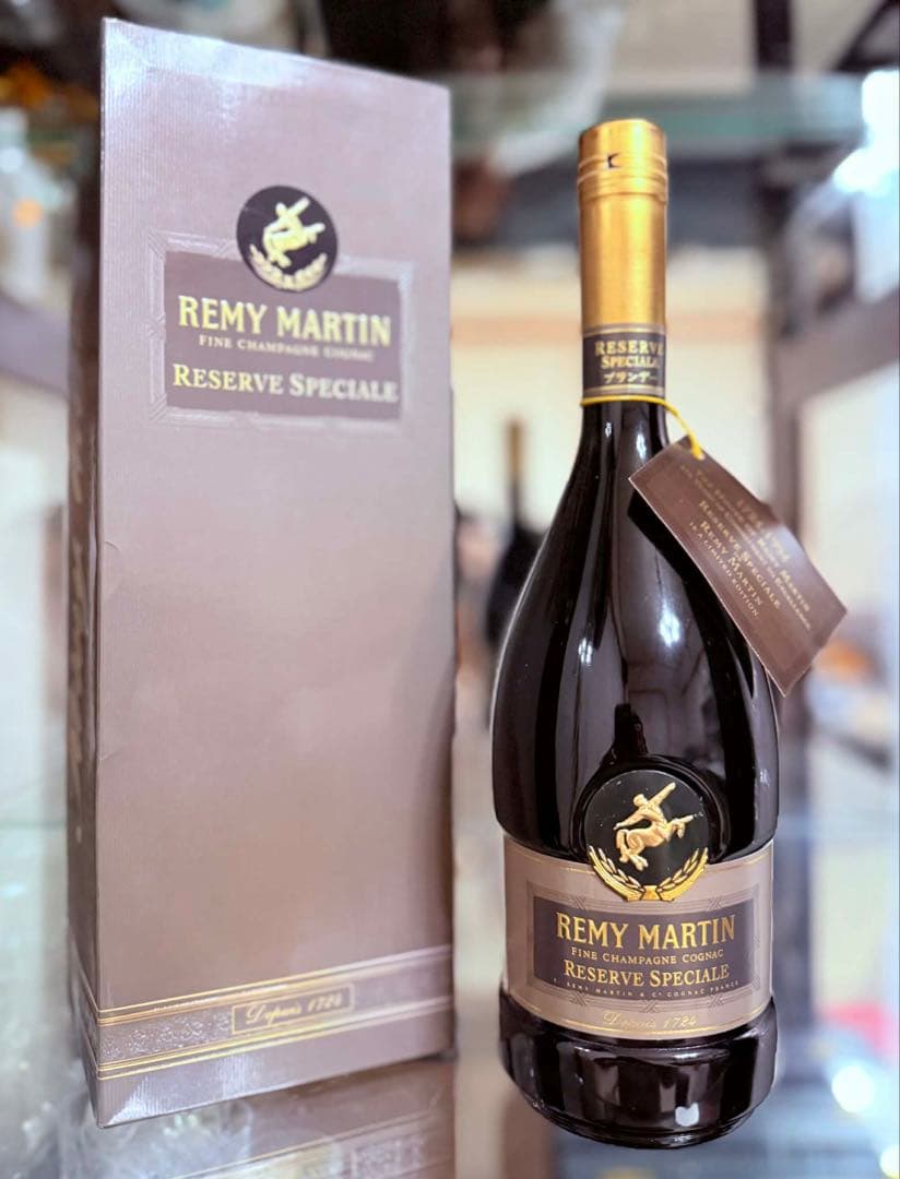 REMY MARTIN RESERVE SPECIALE ギフトボックス付き