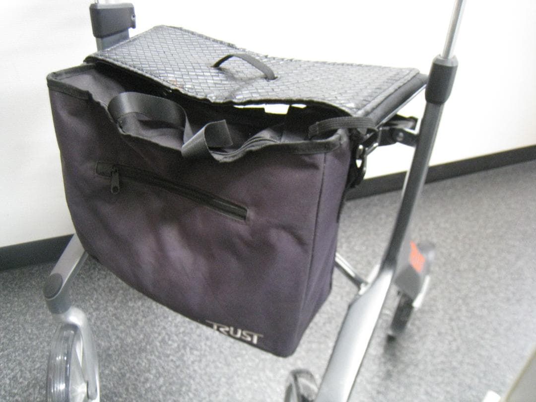 トラストケアウォーカー レッツフライ 歩行車 シルバーカー 竹虎