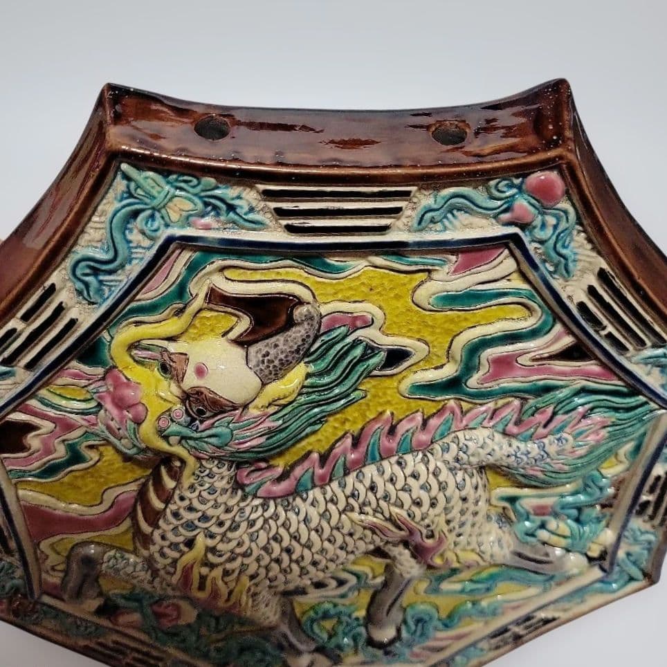 台湾 交趾焼 麒麟 壁掛け 呂勝南 作家物 六角皿 美品 縁起物