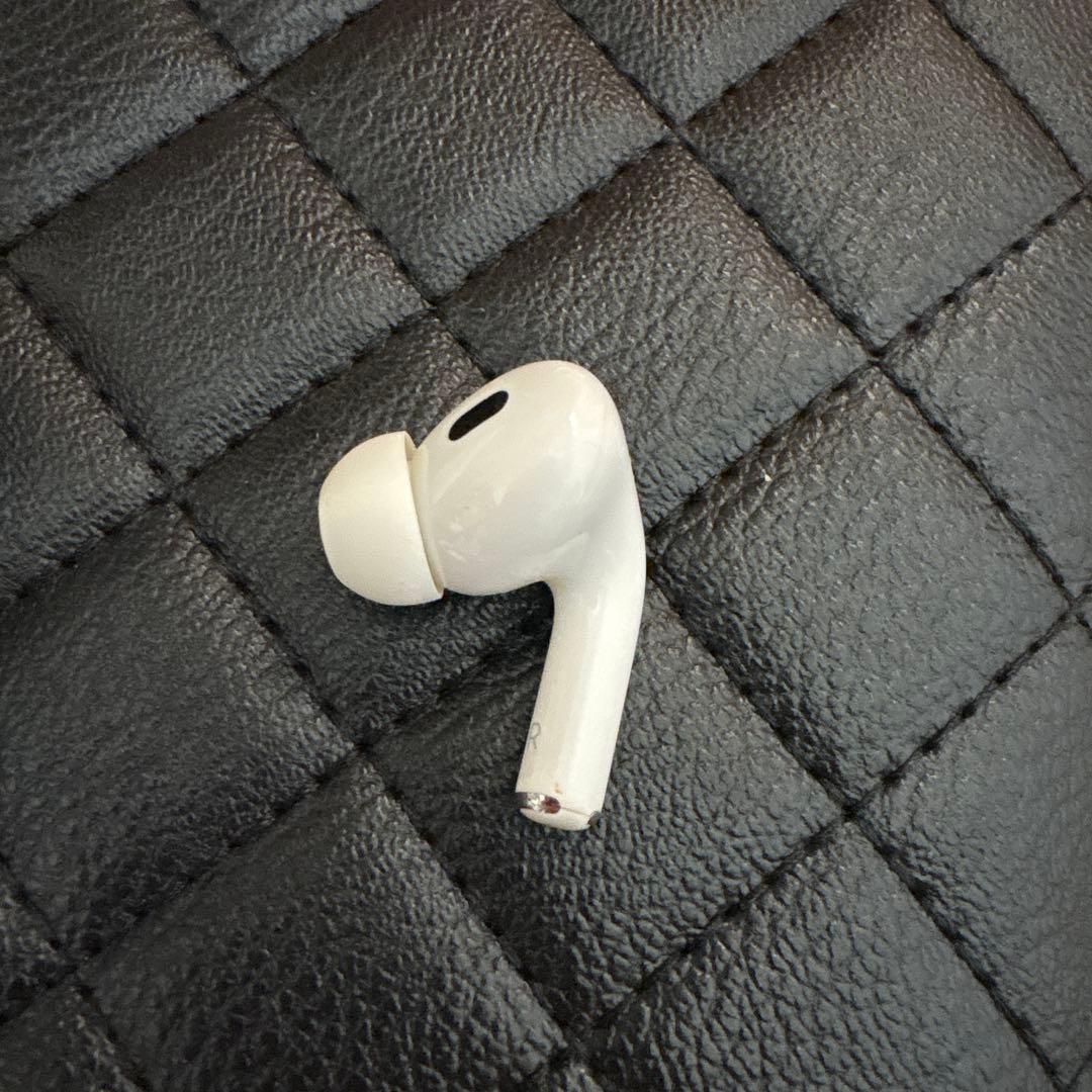 AirPodspro2本体 ホワイト 充電ケース付き 片耳右耳