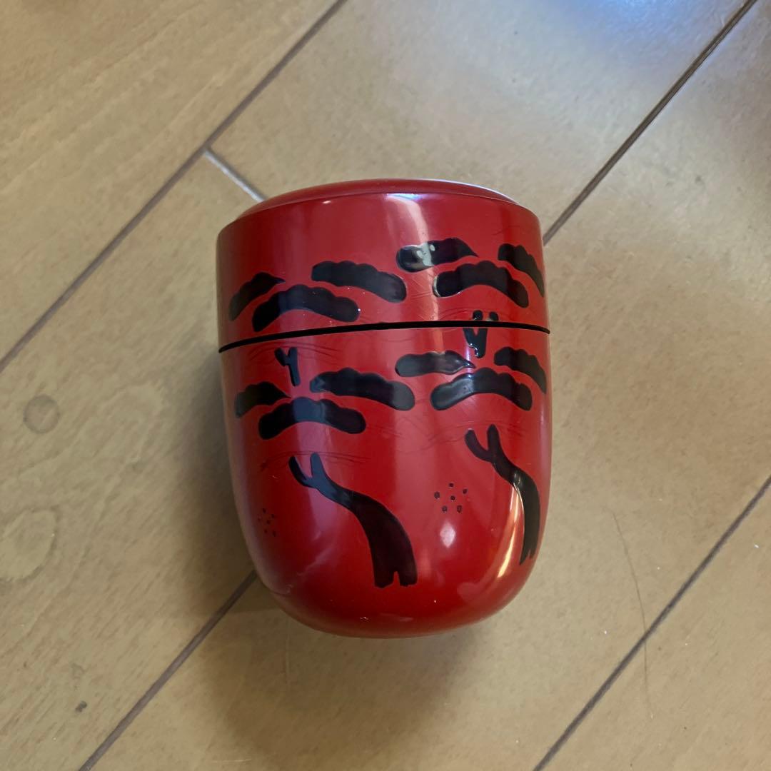 赤い蓋付き棗