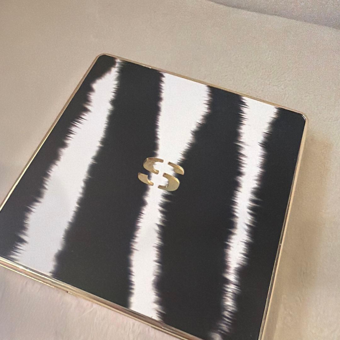 Sisley フィトアイパレット ボワドローズ