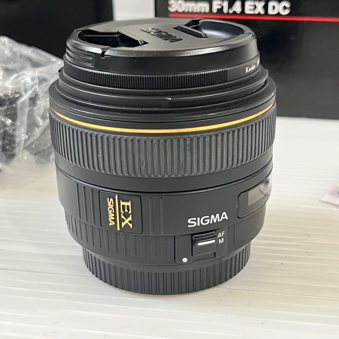 【美品】SIGMA 30mm F1.4 EX DC HSM Canon用　レンズ