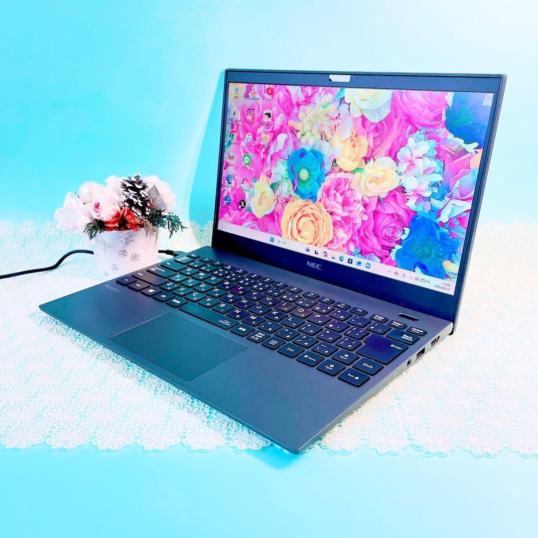 Windows11対応‼️16GB✨️小型軽量ノートパソコン10世代Corei7薄型