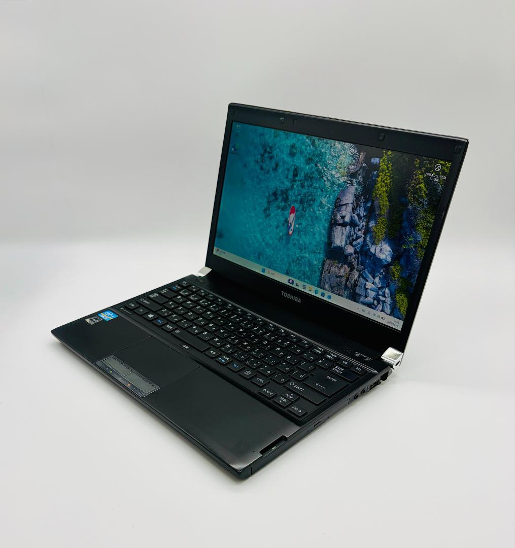 東芝 Dynabook R732/H、8GB RAM、120GB SSD、DVD