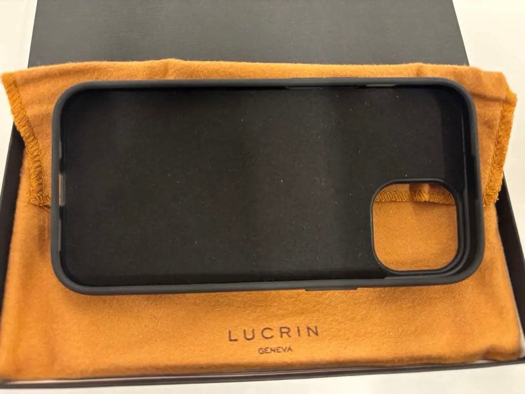 LUCRIN ブラックレザー iPhone15ケース