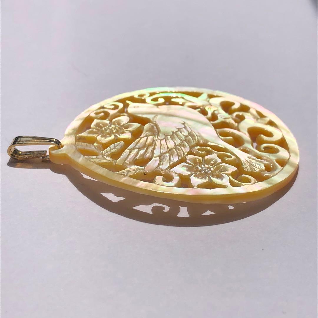 白蝶貝　透かし彫り　鳥と花　トップのみ
