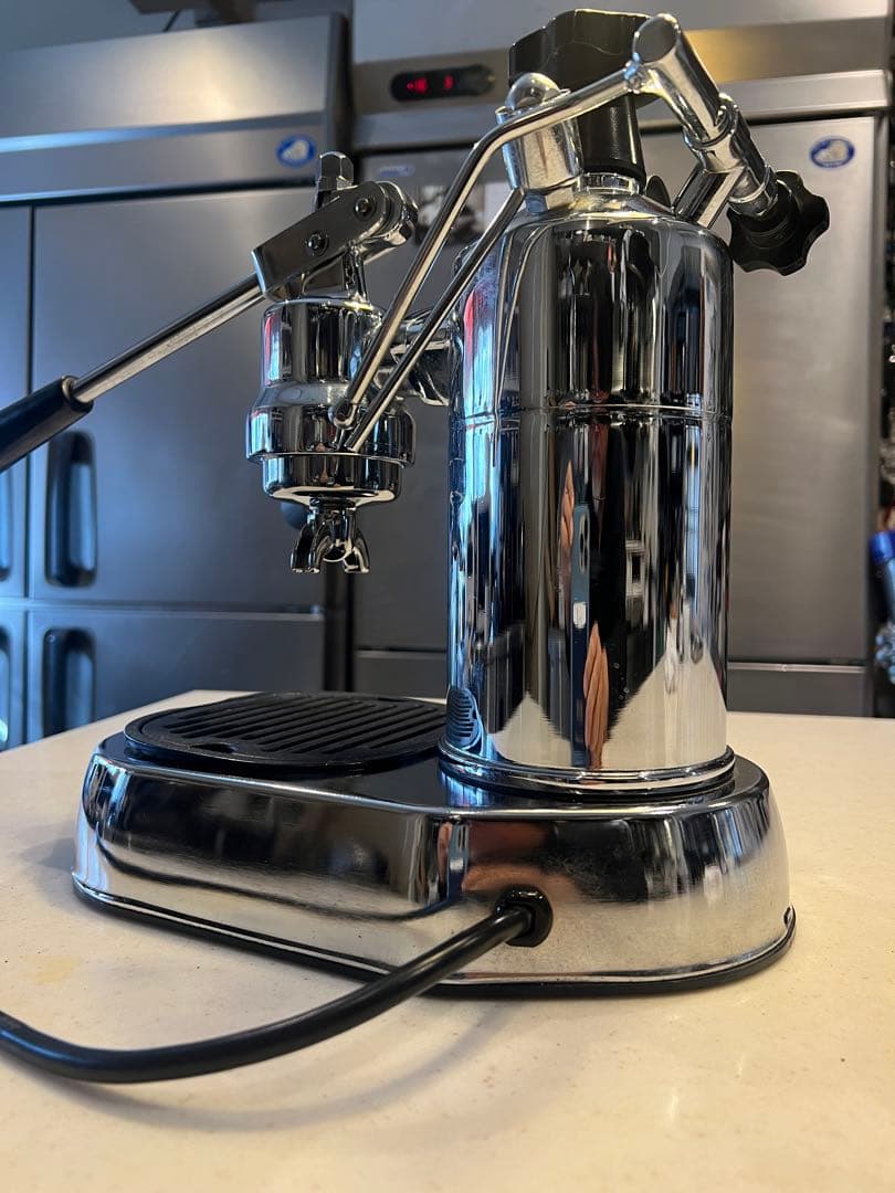 La Pavoni プロフェッショナル、used美品、ホルダー昨年購入、