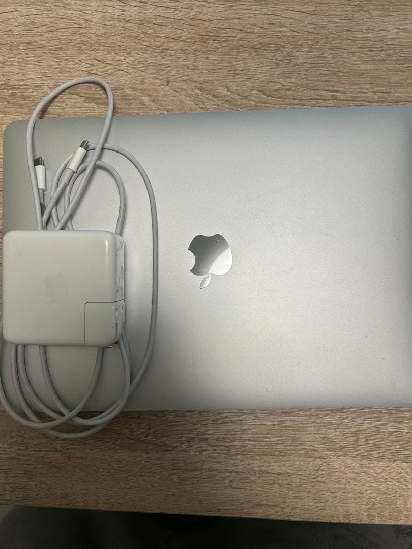 Apple MacBook 充電器付き