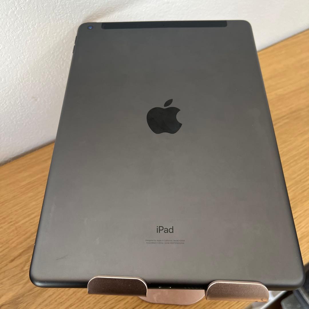 バッテリー99%新品同様！iPad 8世代 Wi-Fi + Cellular