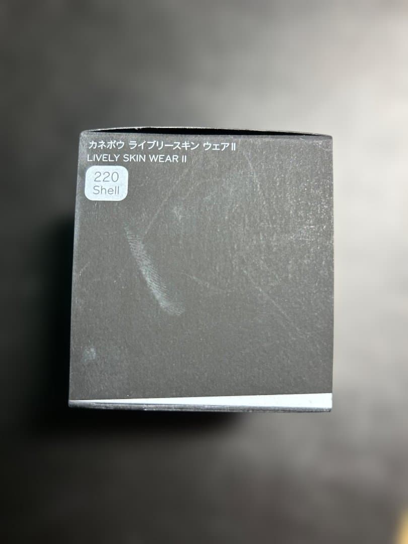 ファンデーション KANEBO LIVELY SKIN WEAR II 220 Shell