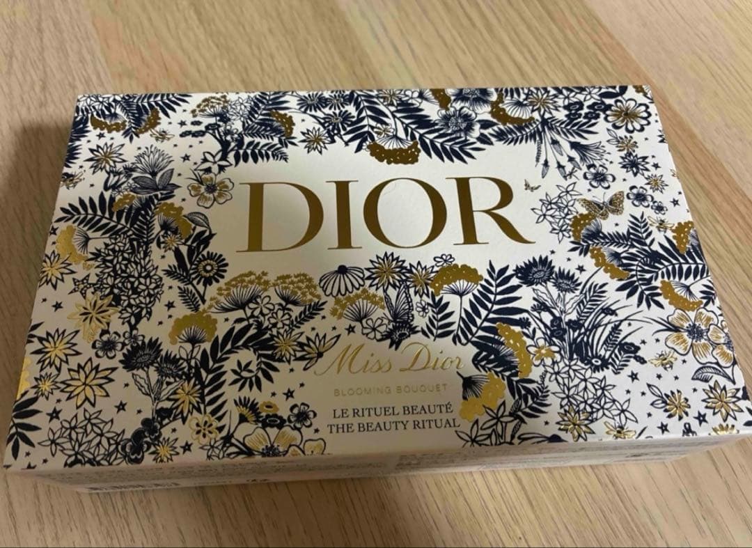 Dior3点セット(香水、リップグロウ、ハンドクリーム)