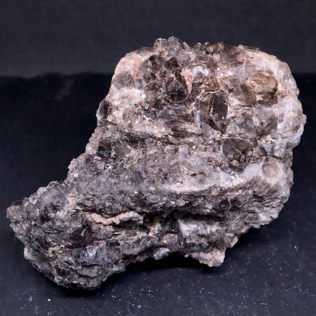 スモーキー クォーツ on 珪化木 煙水晶 236,6g SQZ077原石天然石