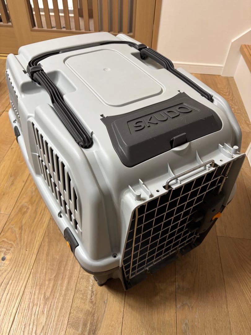 あっちさん専用　　SKUDO 中型犬用キャリーバッグ グレー