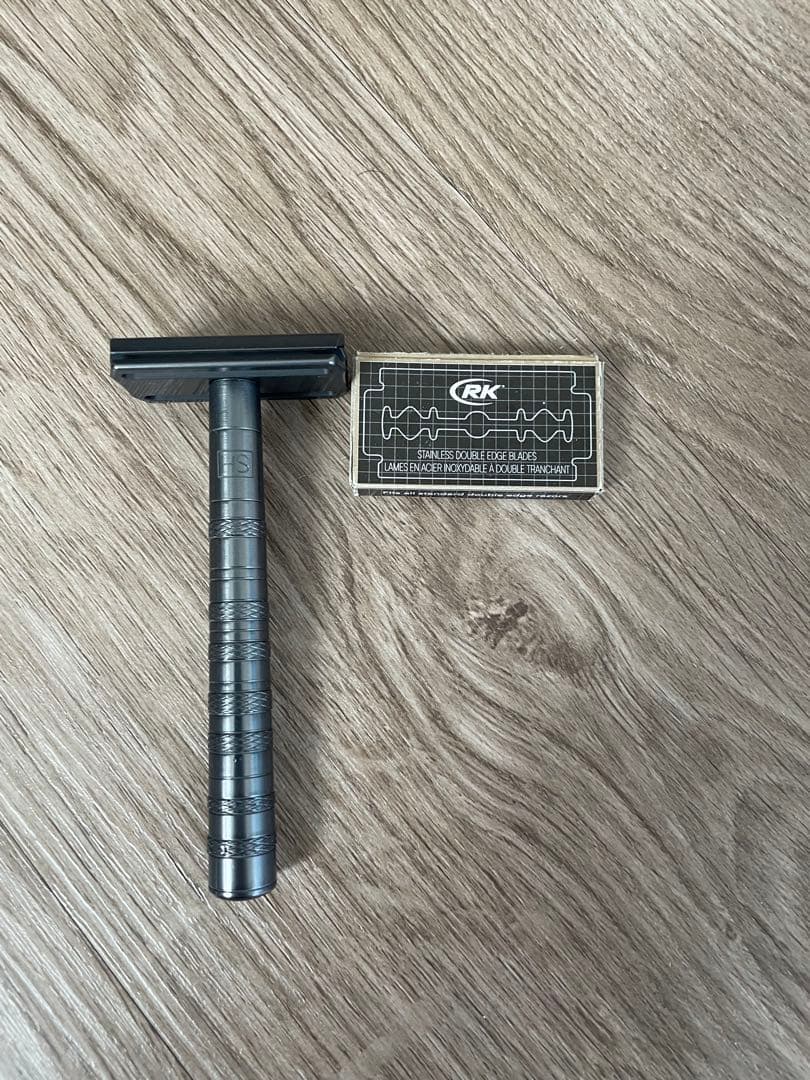 HENSON SHAVING メンズ剃刀　スタンダード