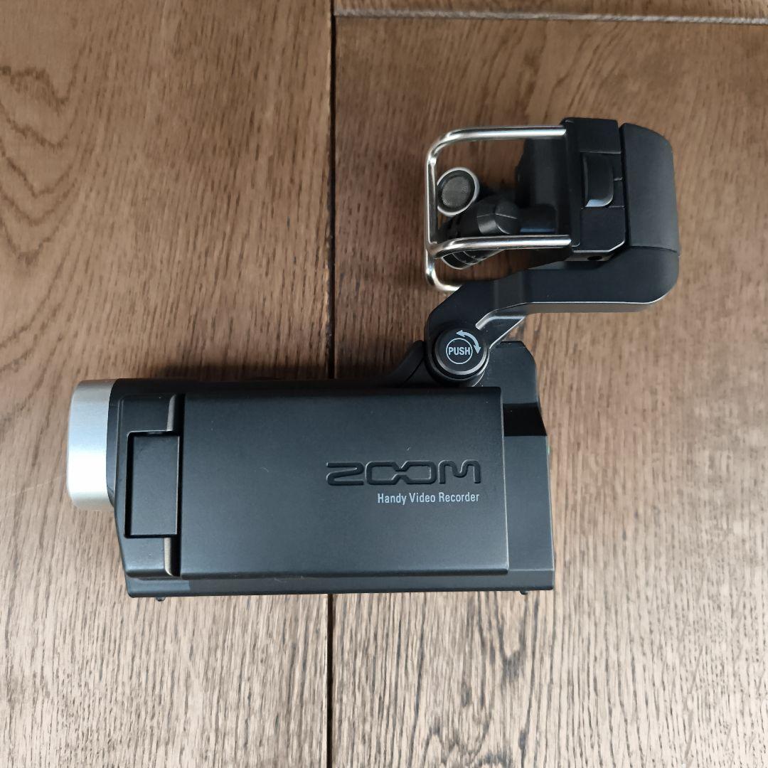 ZOOM Q8本体+セミハードケース、SDカード、マイクスタンド用アタッチメント
