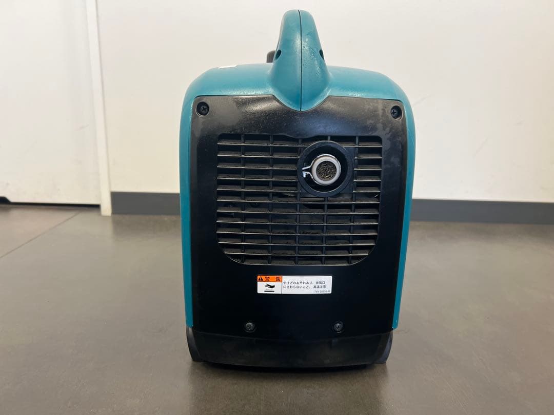 【期間限定】【値下しました】 Makita EG0900IS インバーター発電機