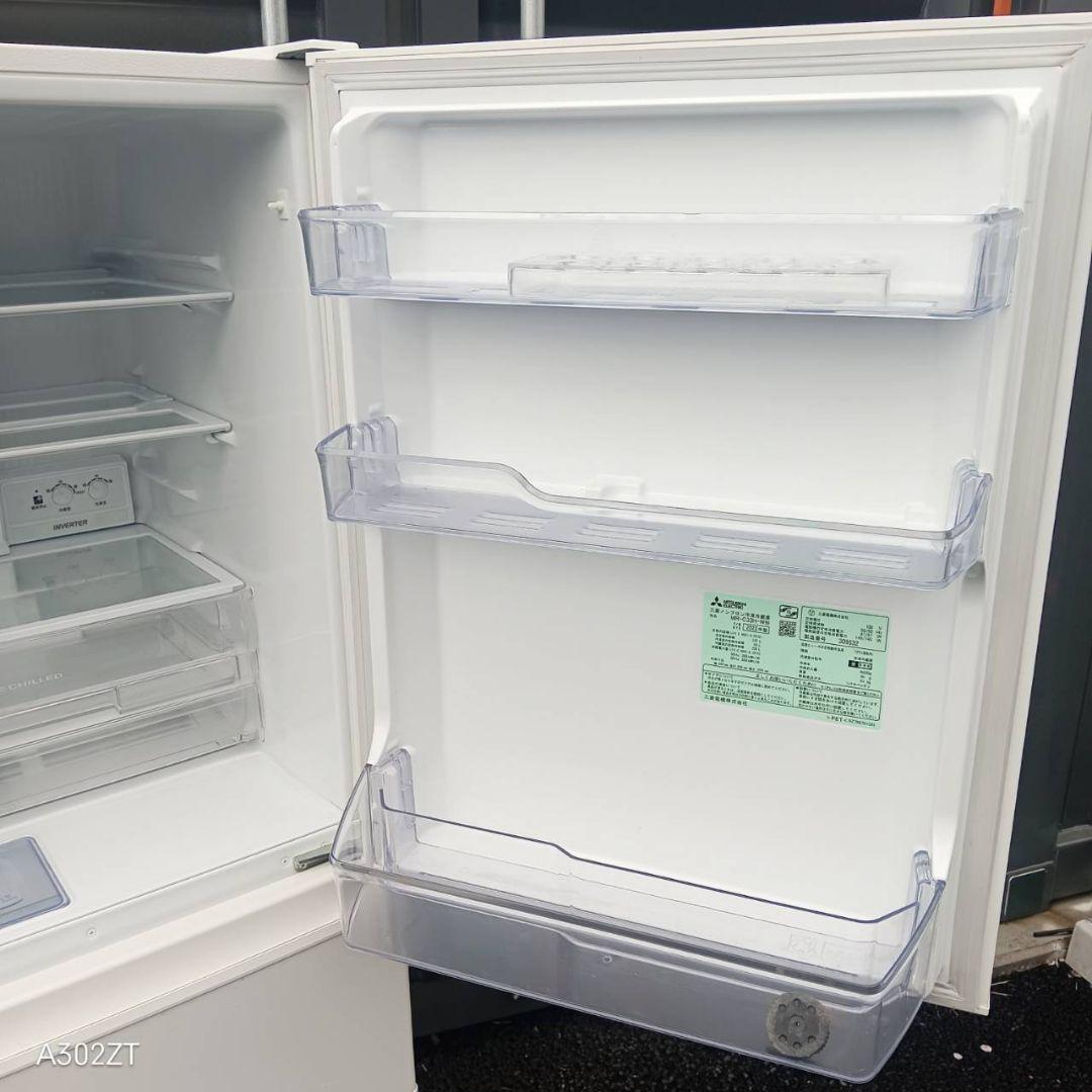 E369 送料設置無料 新生活応援　自動製氷機能付大型冷蔵庫　330L