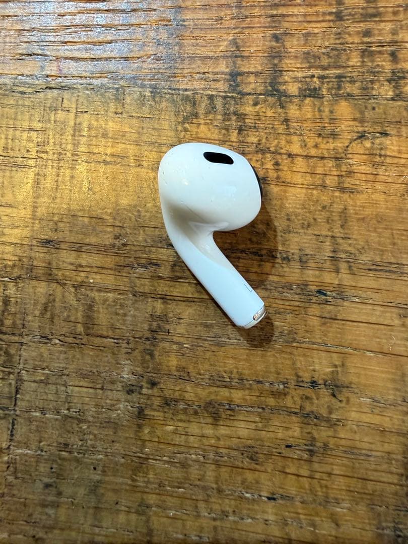 AirPods Pro 2nd （第２世代）　 ライトニングA2700