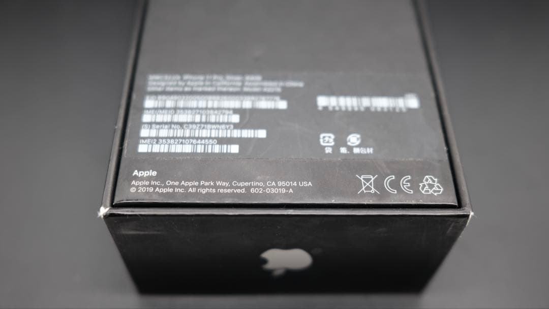 iPhone 11pro 64GB 純正レザーケース付