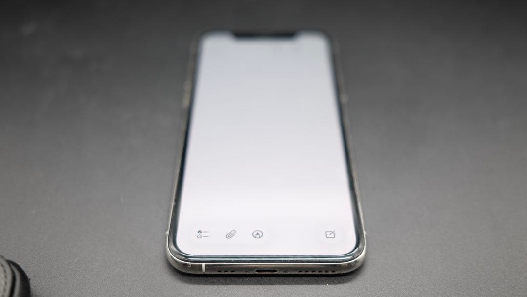 iPhone 11pro 64GB 純正レザーケース付
