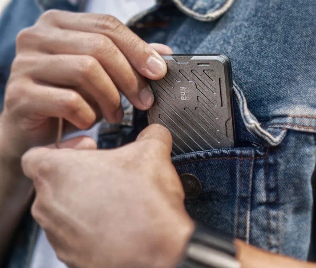 MECH WALLET　MAGSAFE付き　PUN CUBE(未使用)