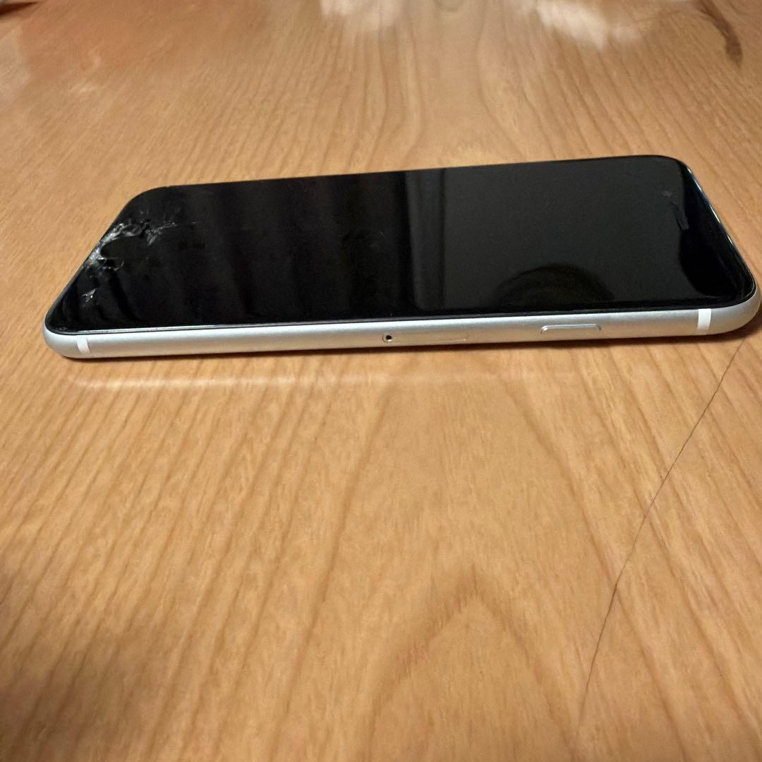 iPhone SE (第2世代) 128GB SIMフリー 画面割れ 動作OK