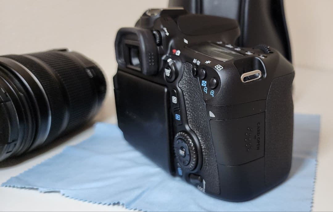 デジタルカメラ Canon EOS 70D (W)