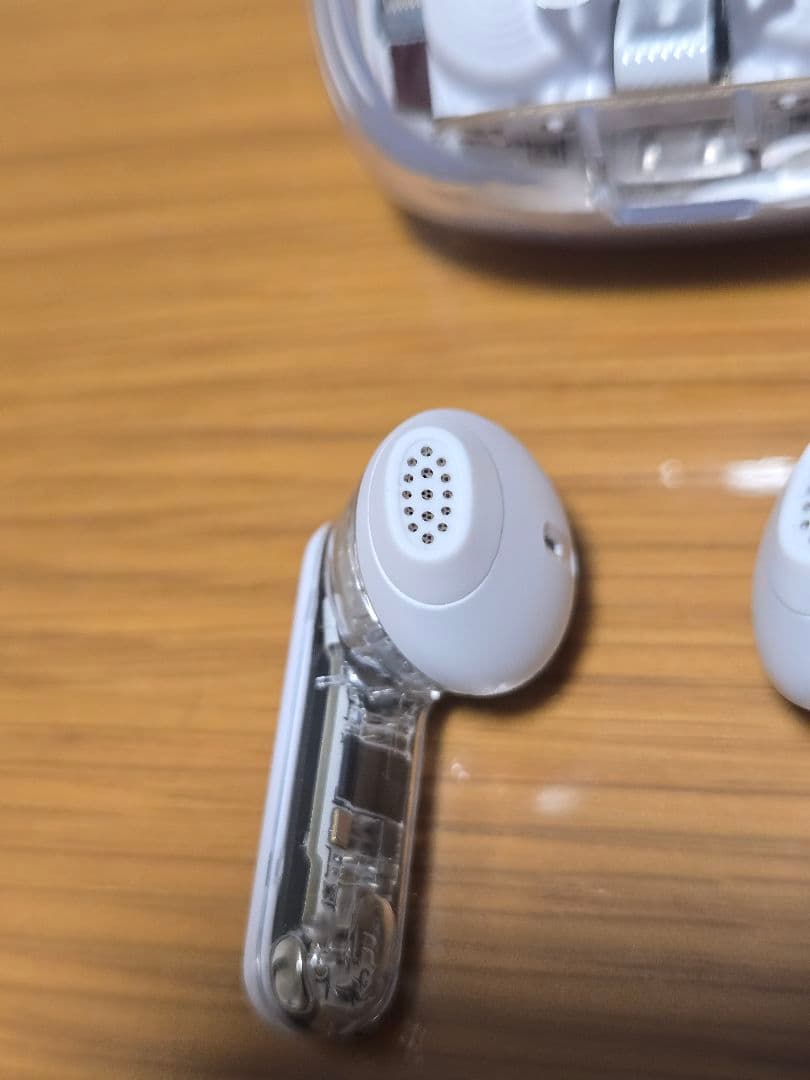JBL ワイヤレスイヤホン ホワイト 充電ケース付き