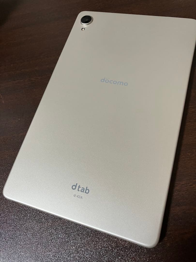 ドコモタブレット d-42A 美品　ケース付き　SIMロック解除コード有り