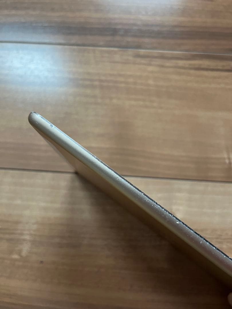 ゴールド iPad mini4