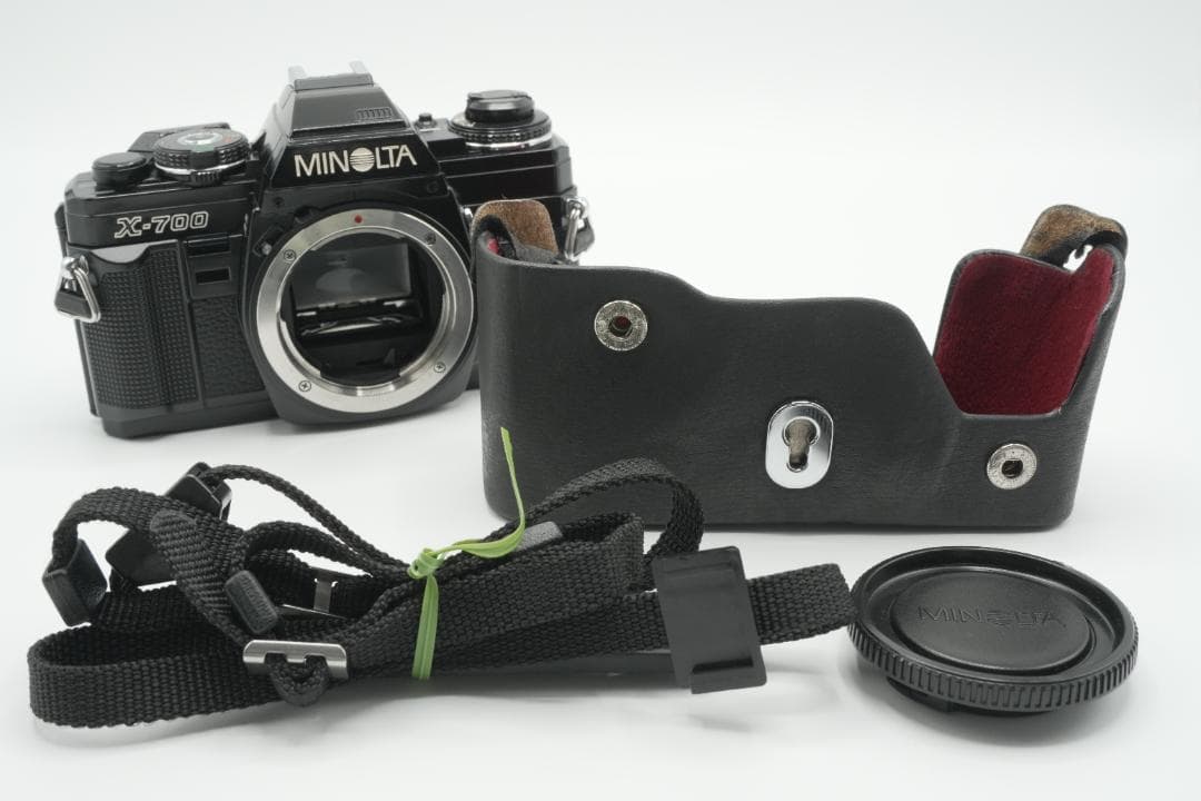 【動作品】ミノルタ New X-700 ブラック フィルムカメラ本体 ケース付き