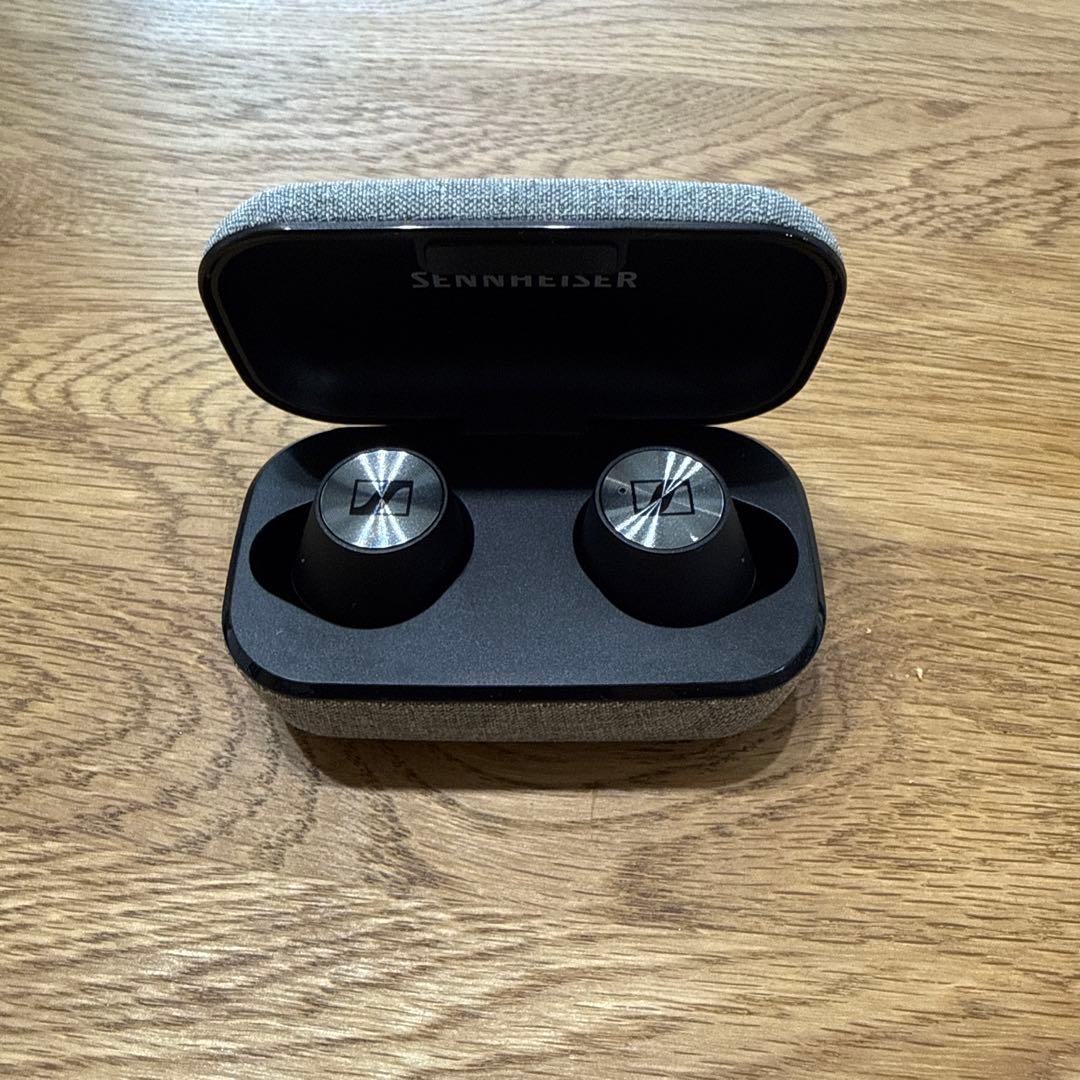 Sennheiser ワイヤレスイヤホン 本体とケース付き