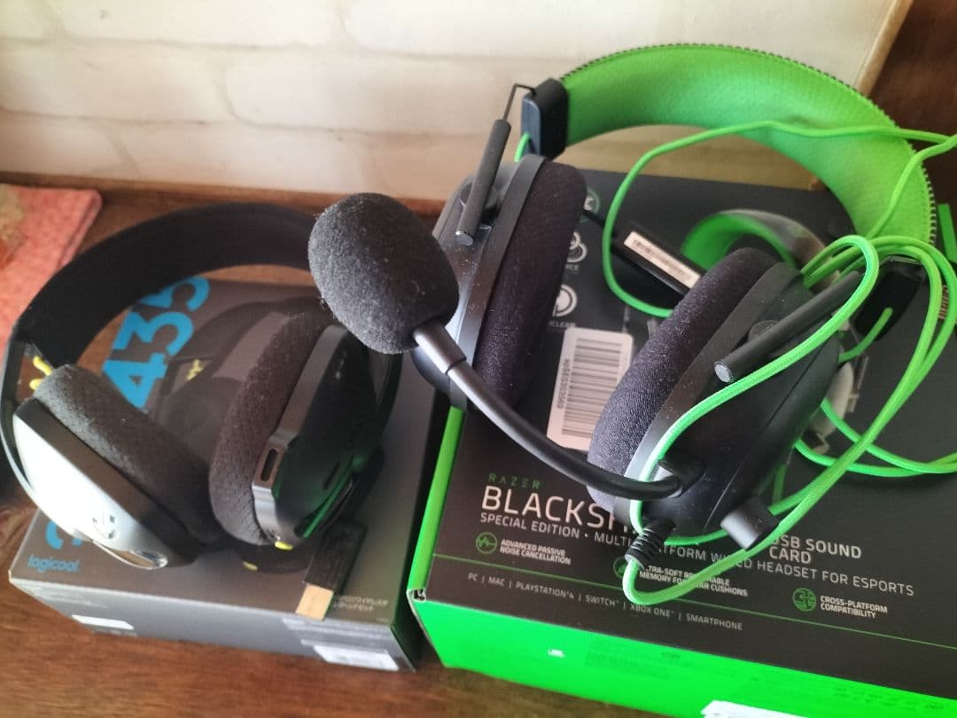 ヘッドホン Razer BLACKSHARK V2 + G435