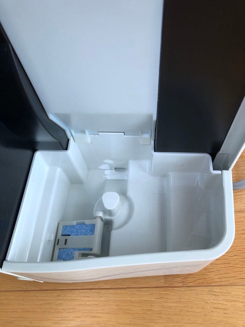 シャープ加湿空気清浄器　KC-B50-W
