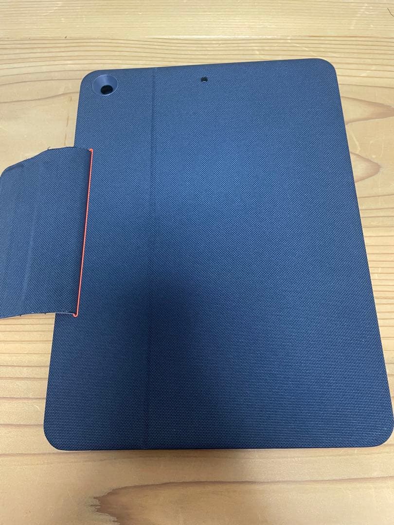 iPad第8世代 32GB バッテリー97% ロジクールキーボード付