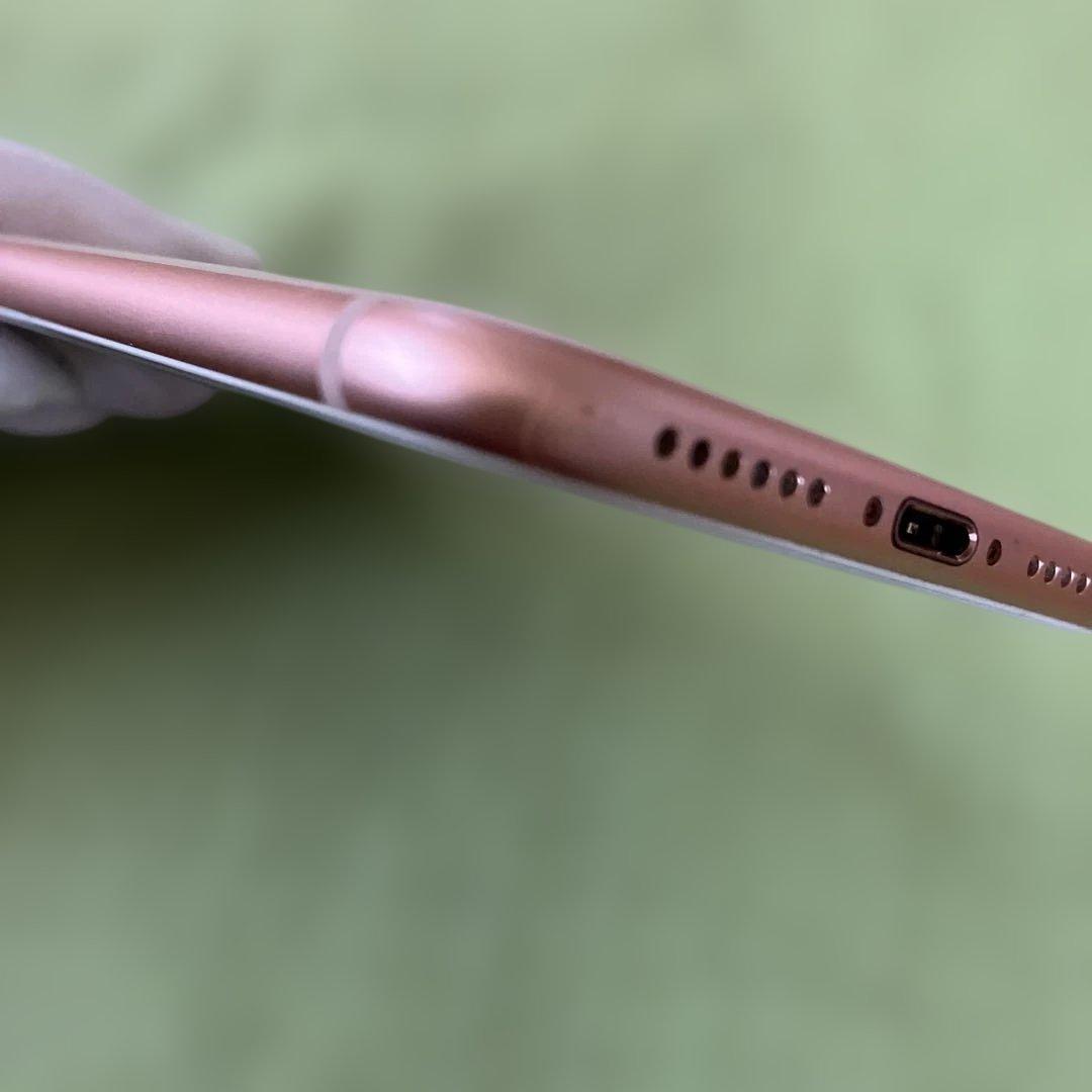 Apple iPhone 8 本体　ゴールド