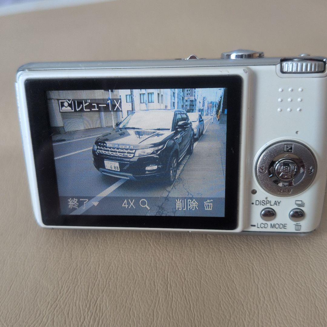 デジカメ Panasonic LUMIX ホワイト　DMC-FX01　完動品