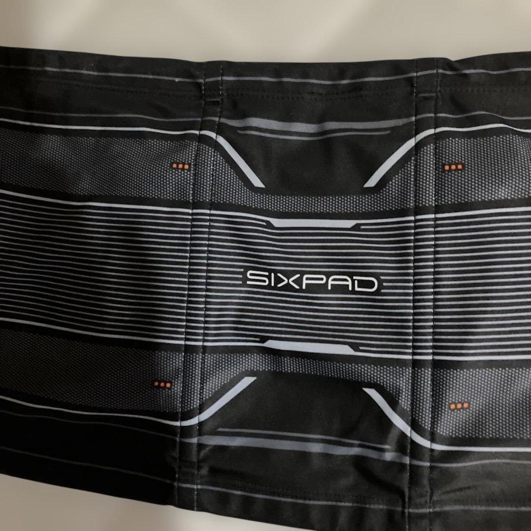 SIXPADパワースーツコアはベルト リモコン付き