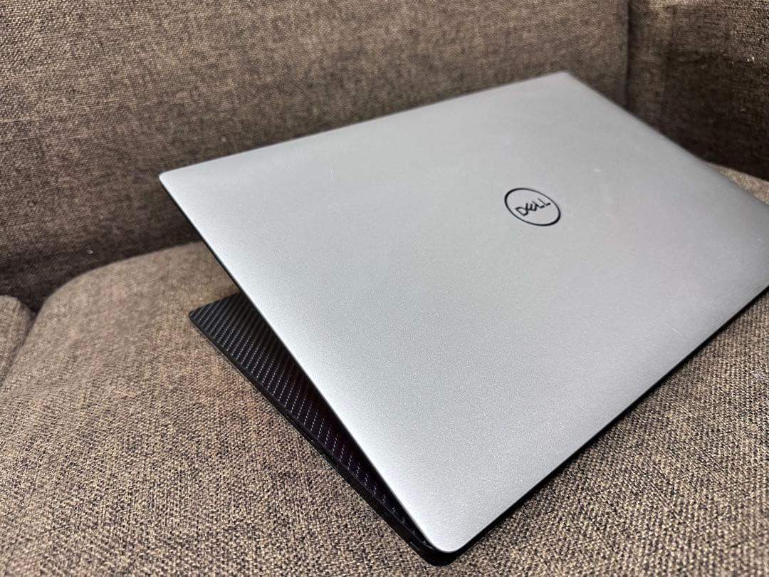 DELL XPS 15ノートUSキー　i7 メモリー　16GB オフィス付き