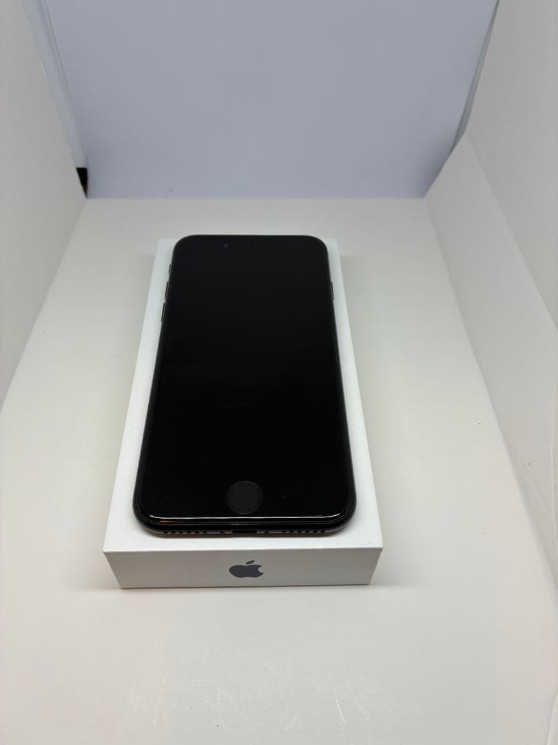 iPhone SE3 64G 新品 SIMフリー　黒　新品バッテリー　【美品】