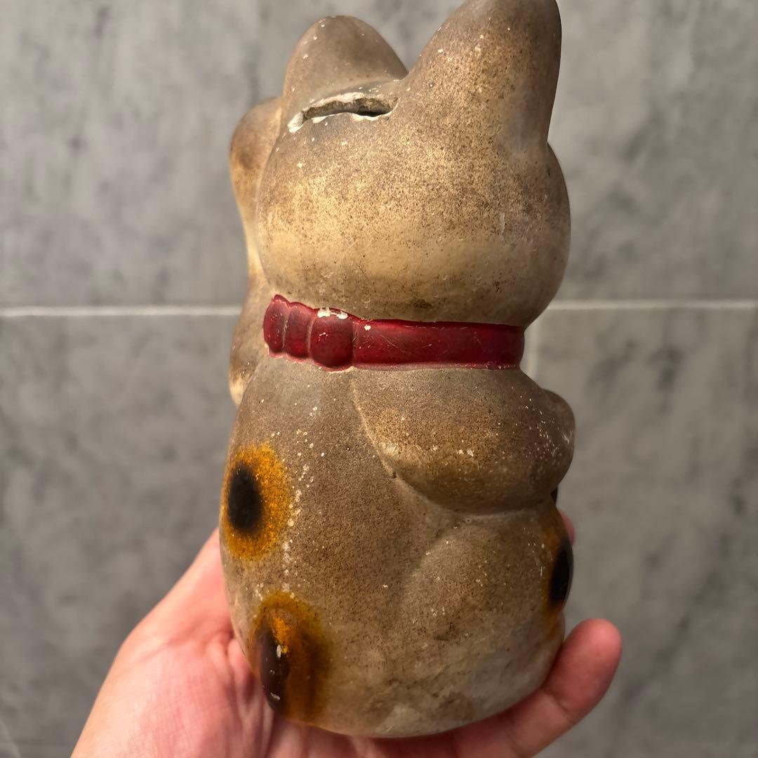 アンティーク　大きな瞳やお髭が美しい招き猫の陶器