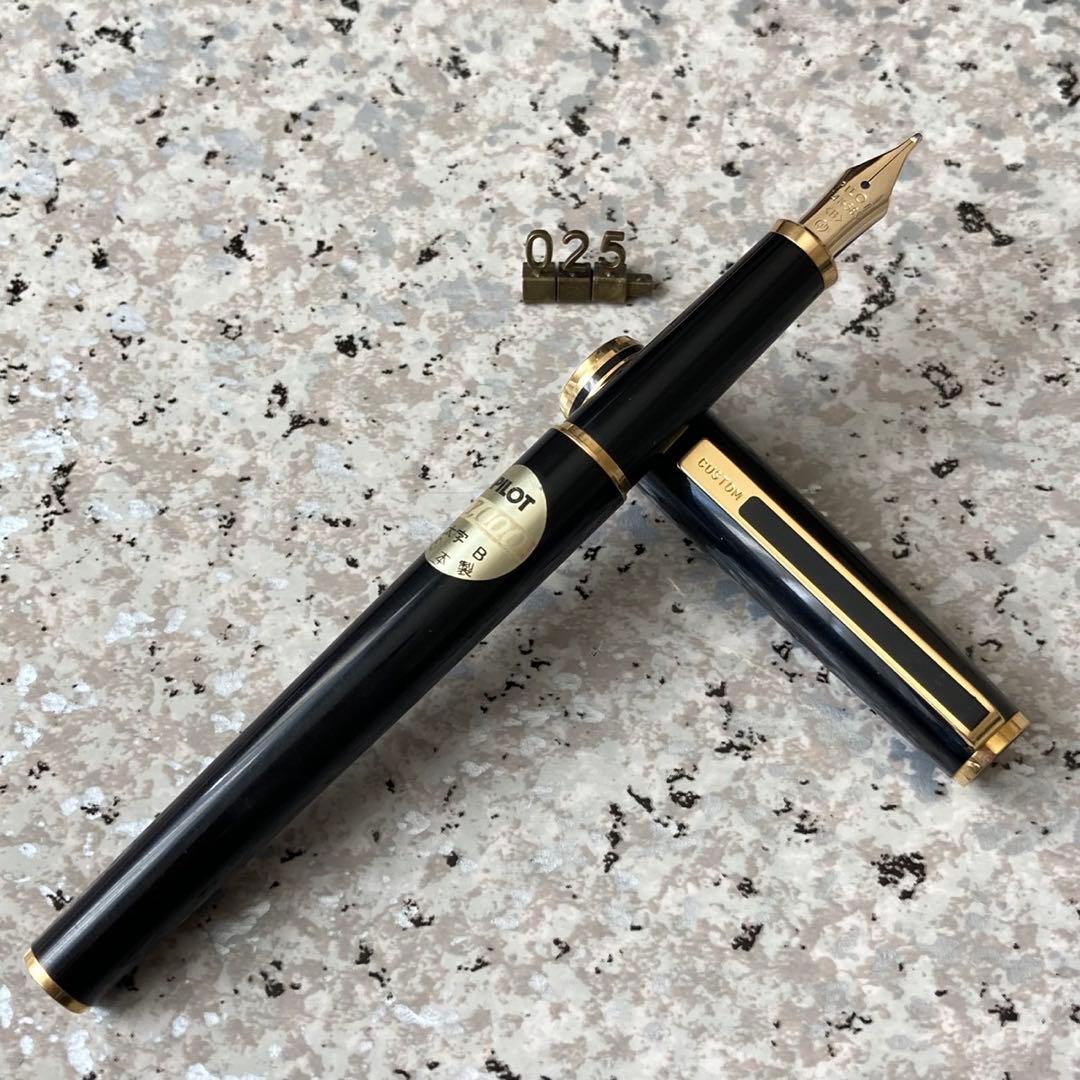 #025 オーバーホール済み 万年筆 PILOT CUSTOM 14k