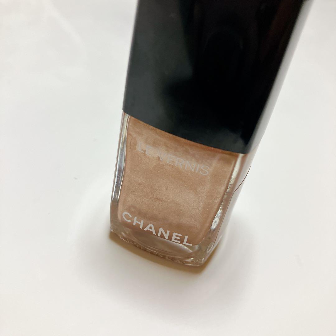 未使用に近いCHANEL シャネル ヴェルニ #897 ゴールデンサンド限定色