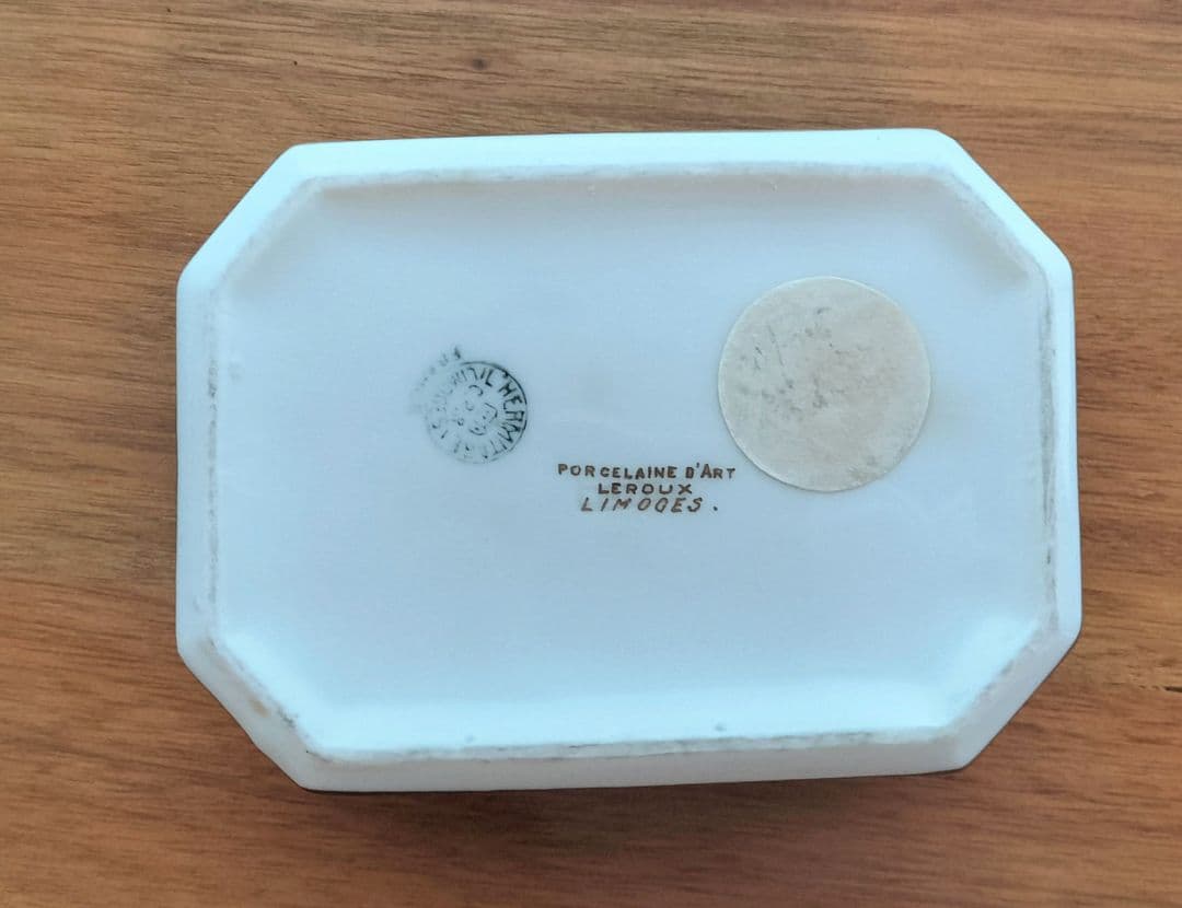 【20世紀初頭アンティーク Limogesリモージュ】磁器製飾箱 Leroux作