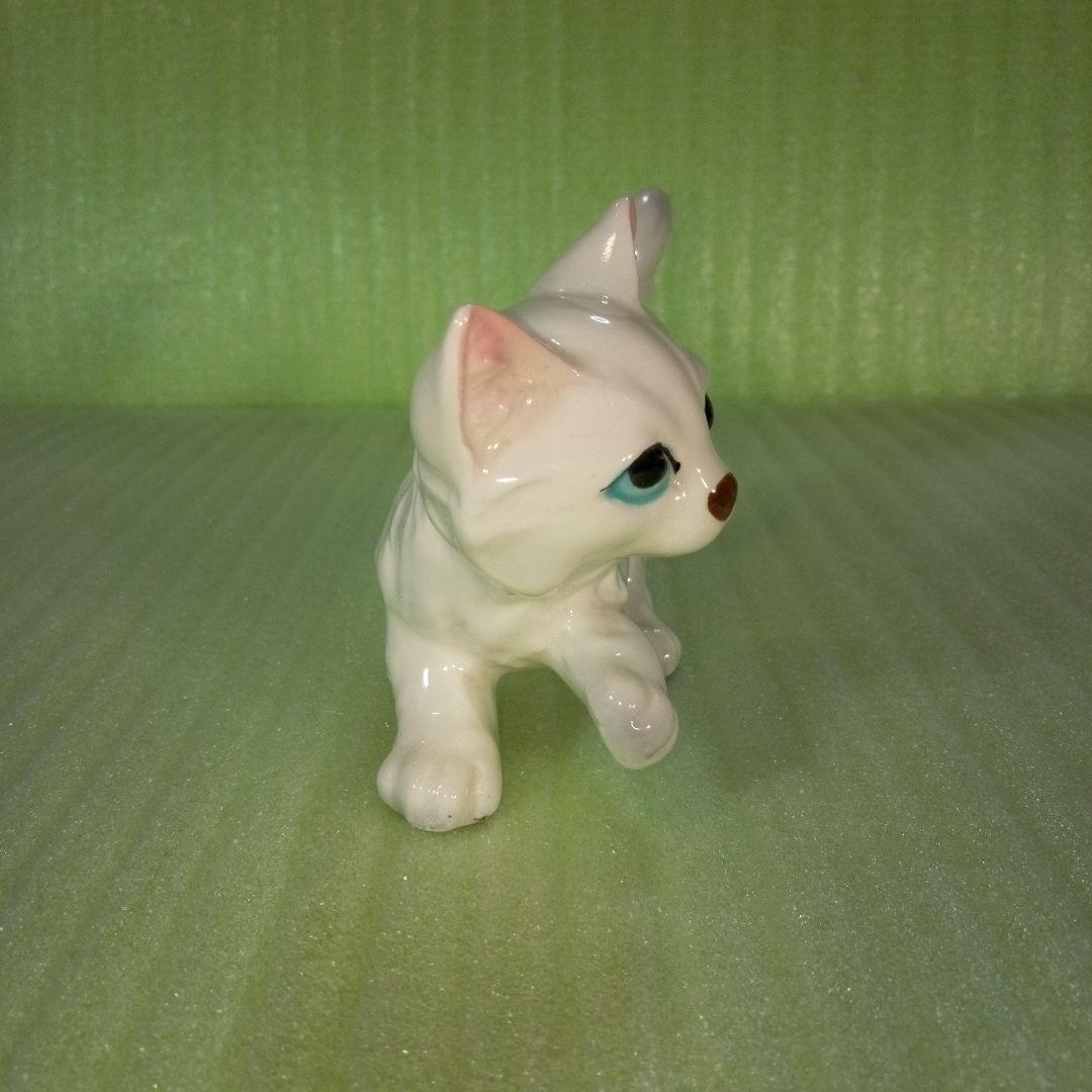 アンティークな猫の置物　白猫　white CAT　ホワイトキャット　レア　希少