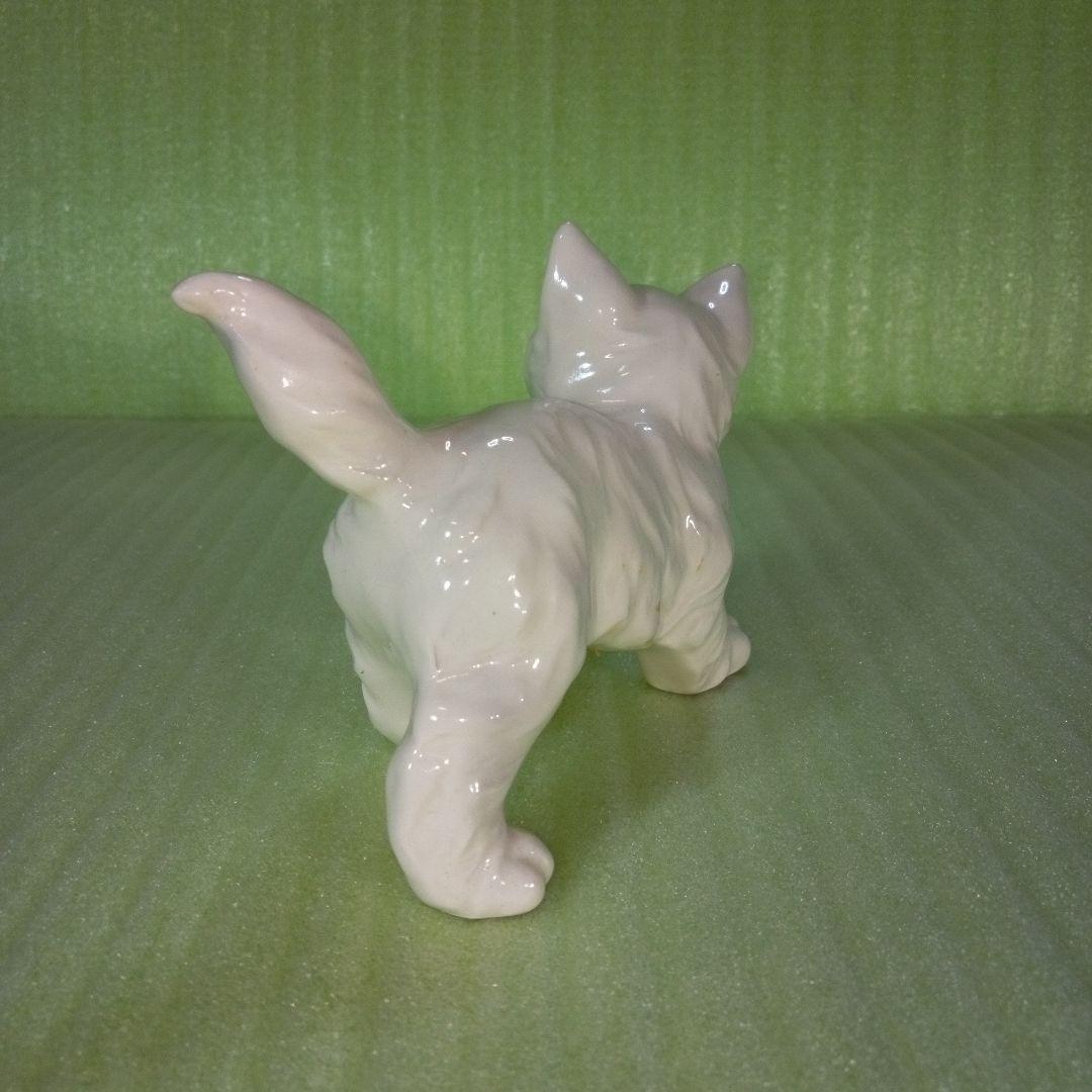 アンティークな猫の置物　白猫　white CAT　ホワイトキャット　レア　希少